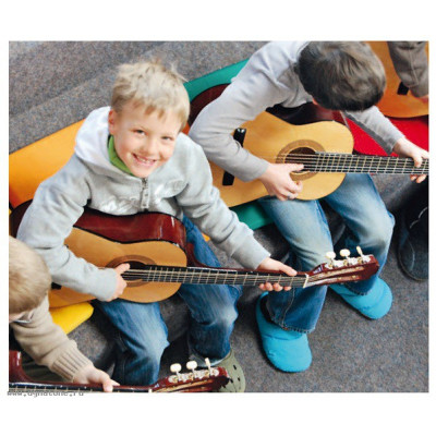 Как подобрать гитару для ребёнка 9 лет